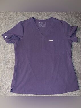 Figs Women's Purple V-Neck Scrub Top